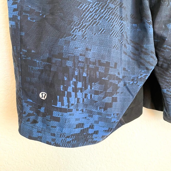 LULULEMON Men's Blue Black Shorts - Picture 3 of 7